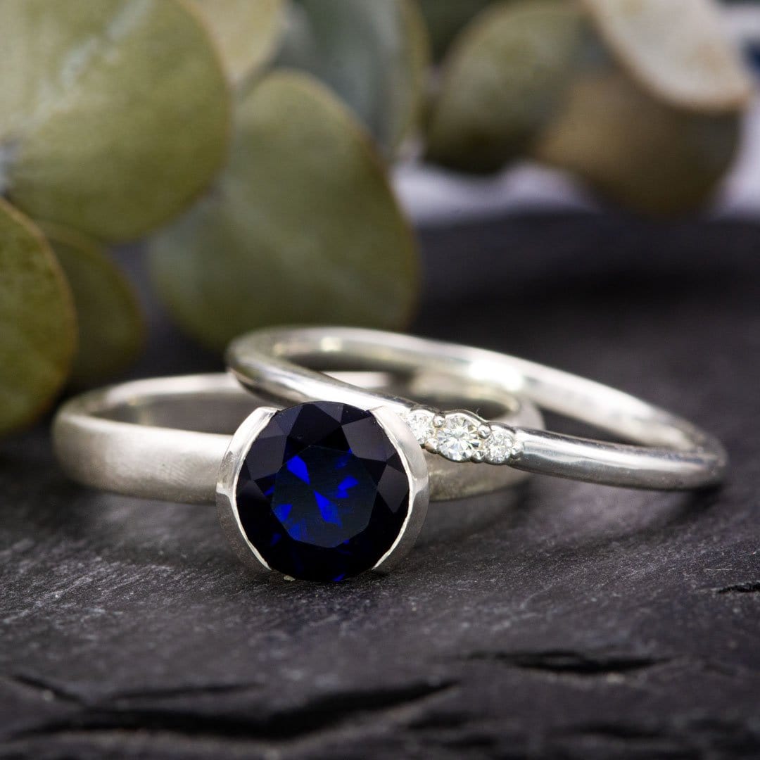Tania Band -Graduated Diamond, Moissanite or Sapphire Stacking Wedding Ring Ring by Nodeform