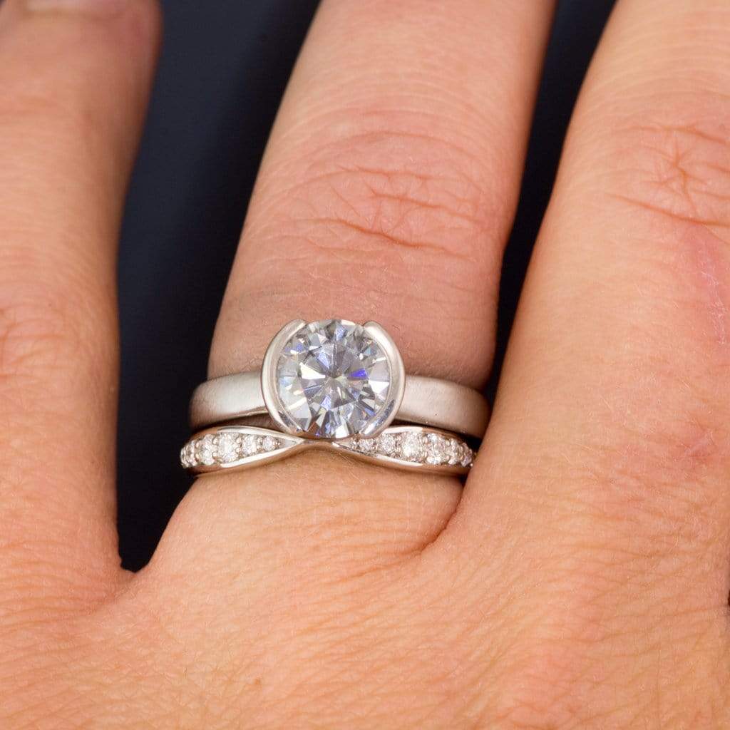 Pippa Band - Pinched Contoured Wedding Ring Graduated Diamond, Moissanite, Ruby or Sapphire Ring by Nodeform