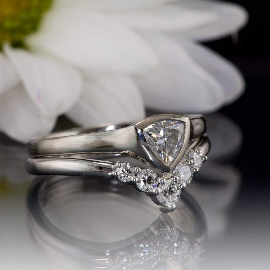 Phoebe Band -Graduated Diamond or Sapphire V-Shape Contoured Stacking Wedding Ring Ring by Nodeform