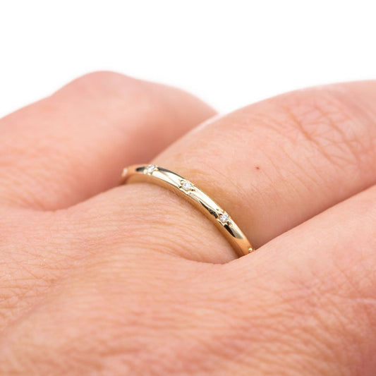 Estrella Band - Narrow Star Set Diamond Eternity Stacking Wedding or Anniversary Ring Ring by Nodeform