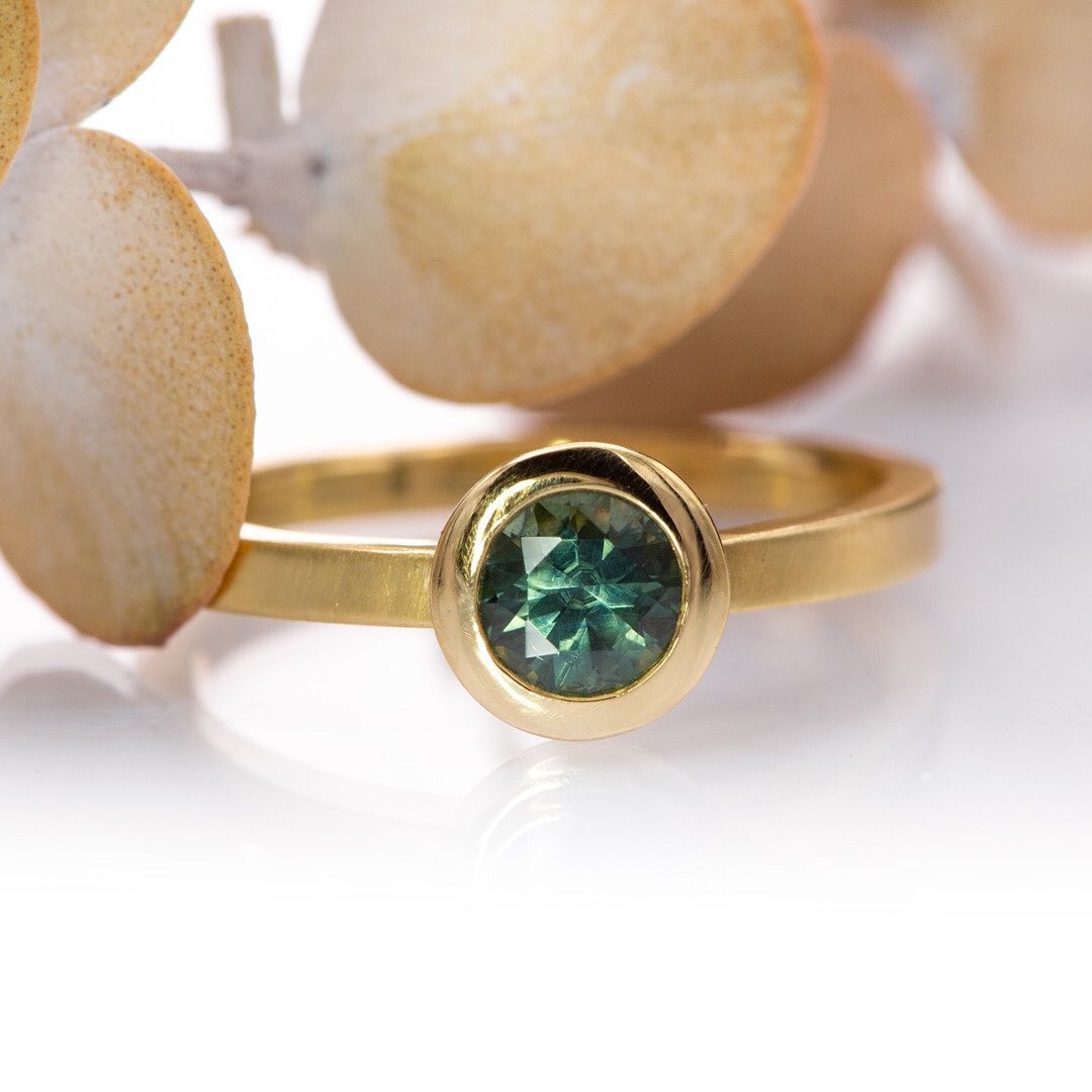 Clare's Minimal Montana Sapphire Ring