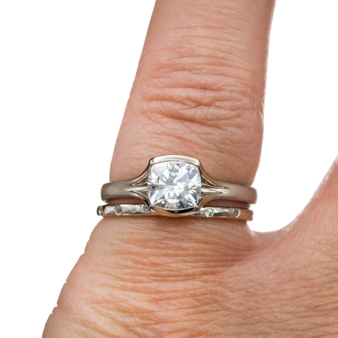 Thin platinum clearance ring