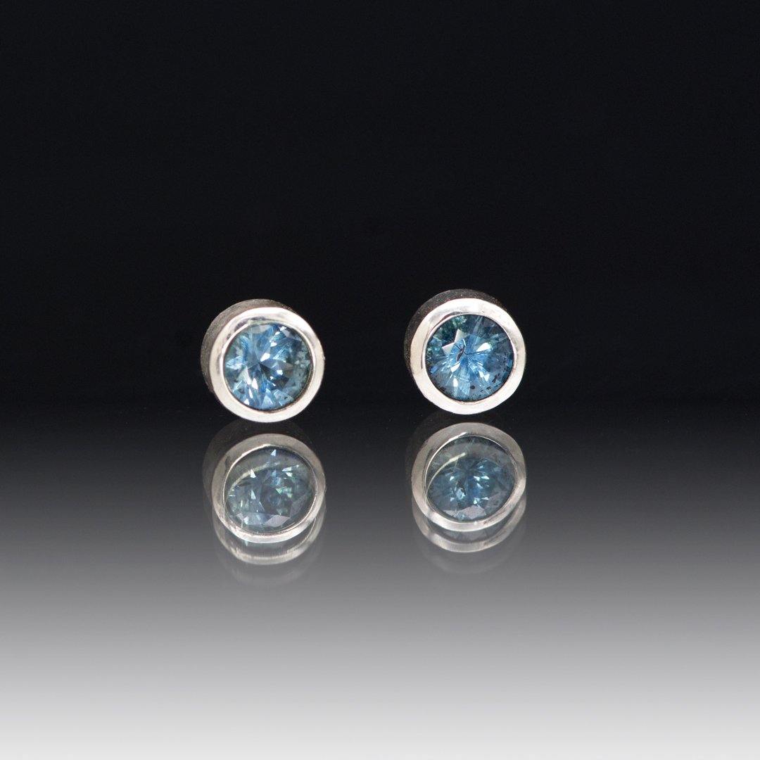 3mm Blue Montana Sapphire Simple Bezel Stud Earrings Earrings by Nodeform