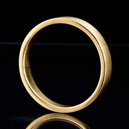 Flat Simple Gold Wedding Band Ring by Nodeform