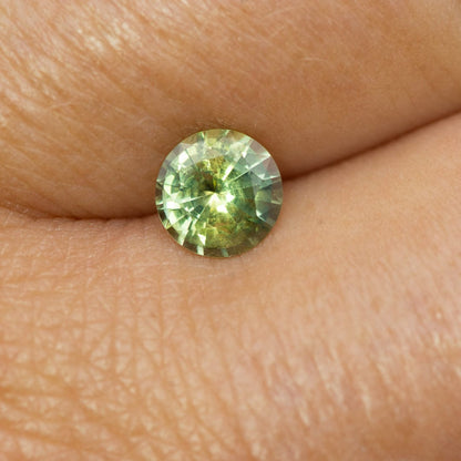 Round Green 5.4mm/0.74ct Madagascar Sapphire M1 Untreated Loose Gemstone Loose Gemstone by Nodeform