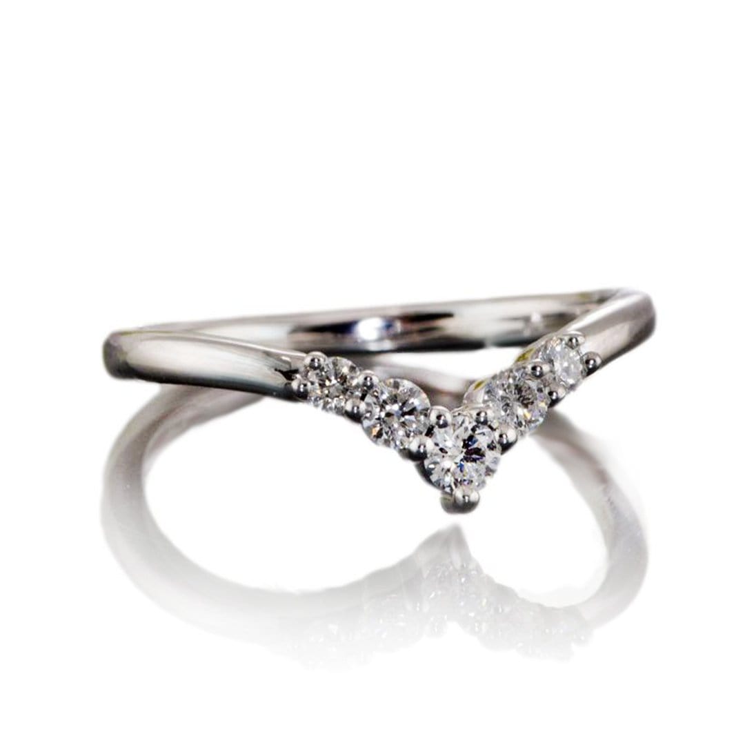 Phoebe Band -Graduated Diamond or Sapphire V-Shape Contoured Stacking Wedding Ring All Diamonds / 14k Nickel White Gold (Rhodium Plated) Ring by Nodeform