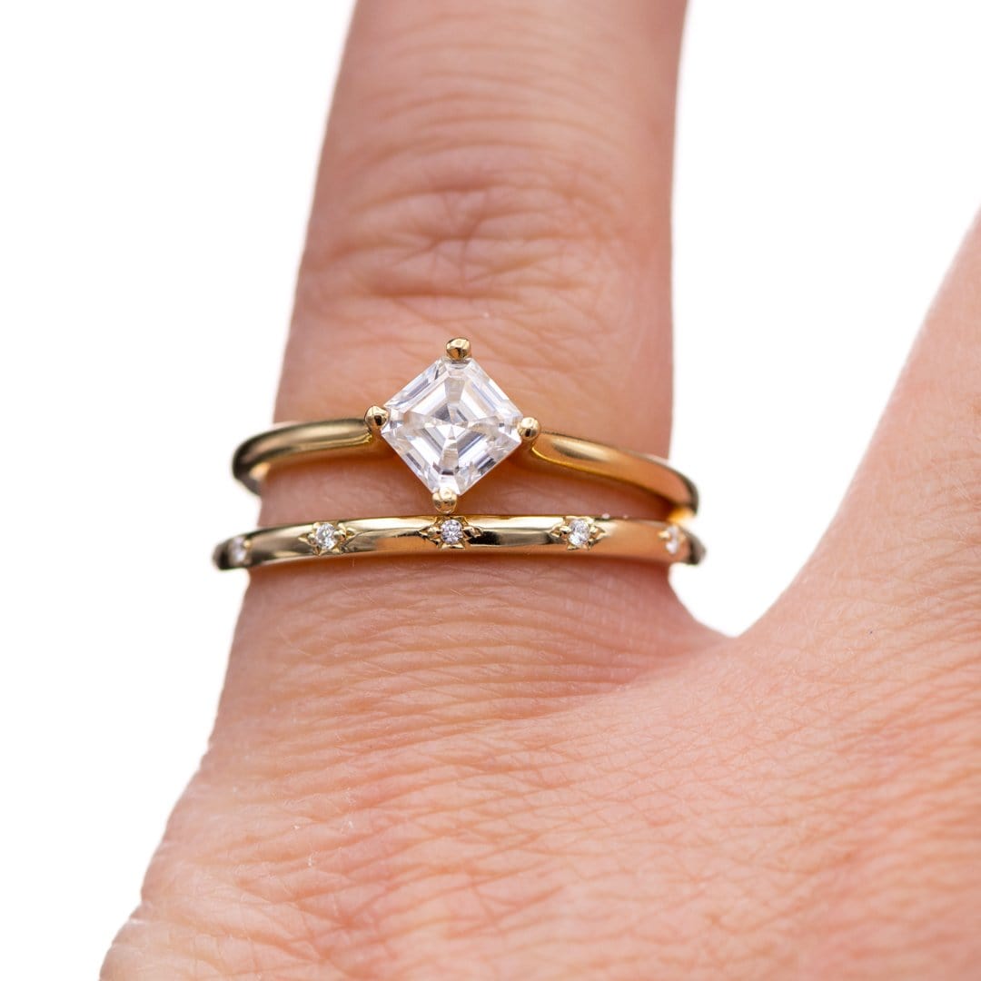 Estrella Band - Narrow Star Set Diamond Eternity Stacking Wedding or Anniversary Ring Ring by Nodeform